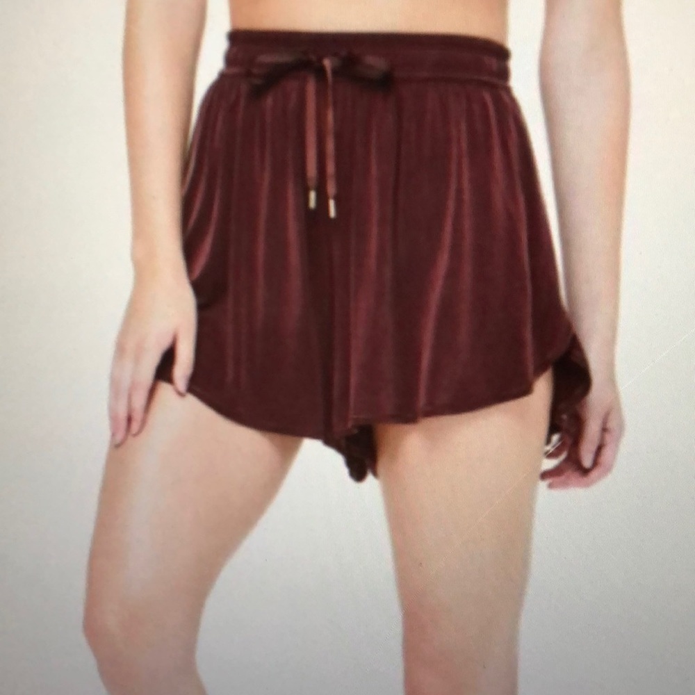 Lululemon Ballerina Shorts (2)